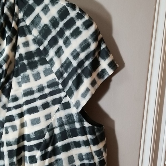 Hugo Boss dress - Picture 4 of 13